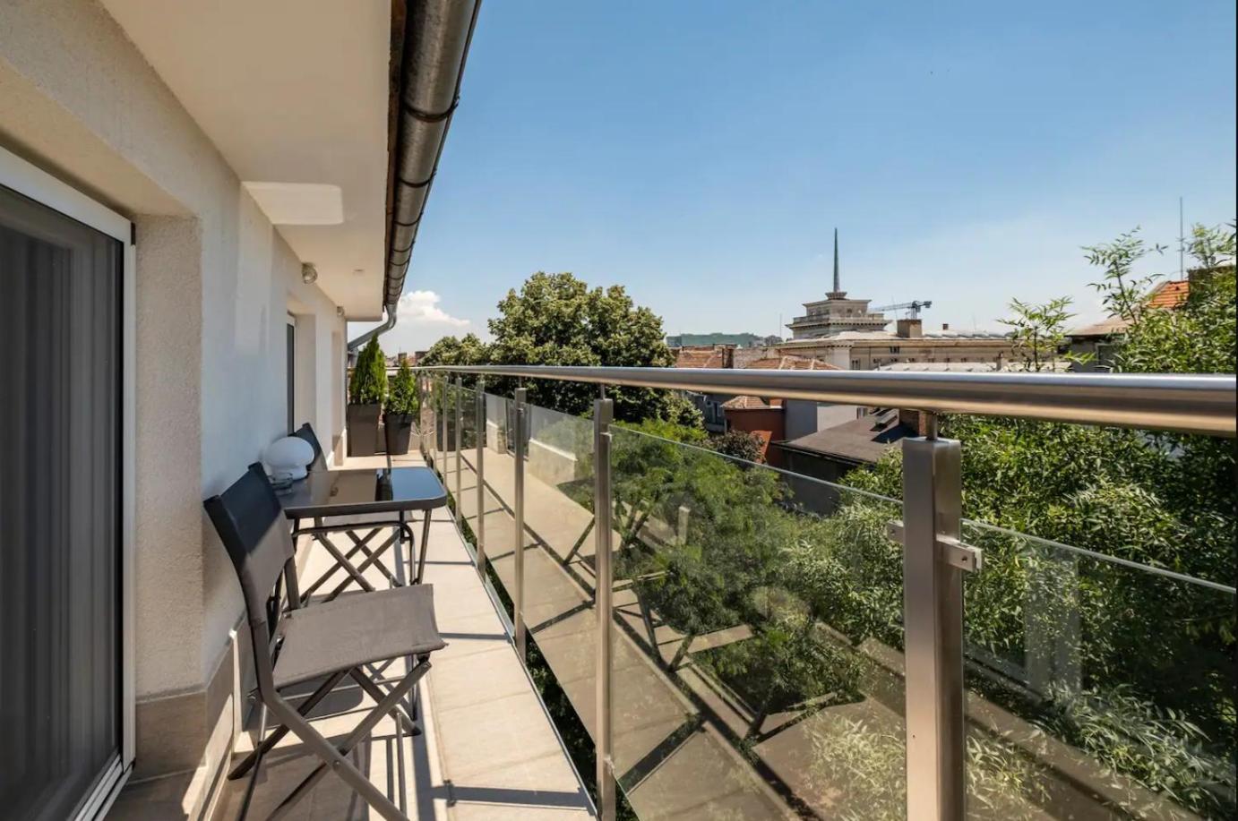 Lovely 1-bdr With View Of Cathedral *