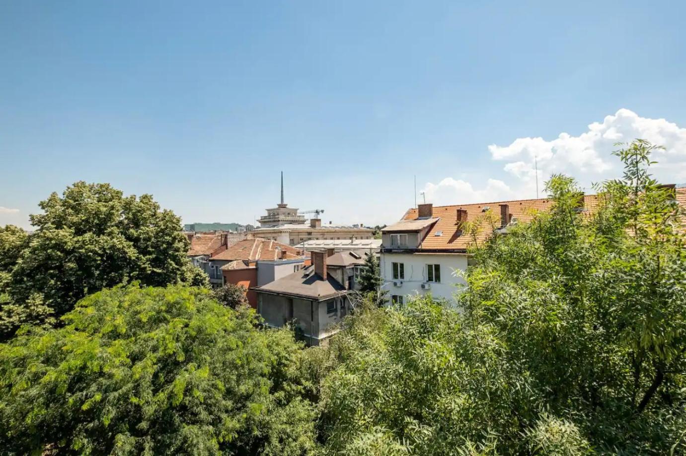 Lovely 1-bdr With View Of Cathedral Apartemen